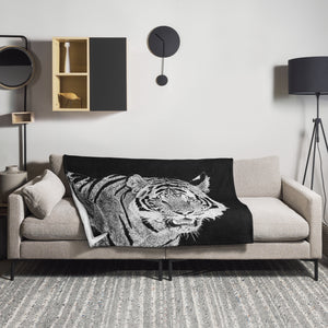 Throw Blanket with Tiger Drawing